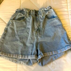 Stretchy cuffed jean shorts